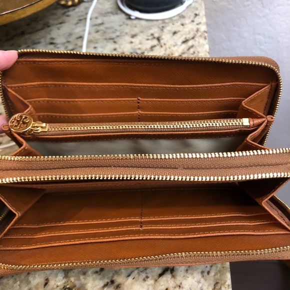 Tory Burch convertible crossbody bag & wallet set - Picture 8 of 9